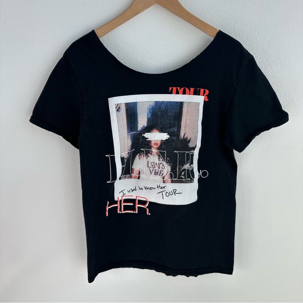H.E.R. I Used to Know Her Tour Off-the-shoulder tee